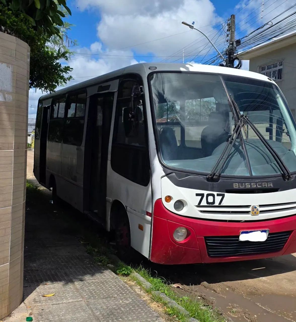 Microonibus 2007 busscar