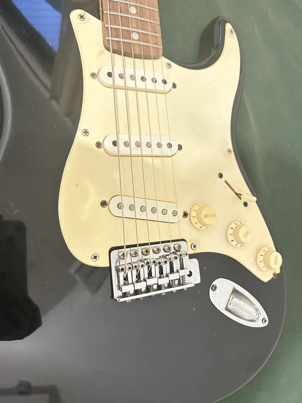 Vendo guitarra fender squier 