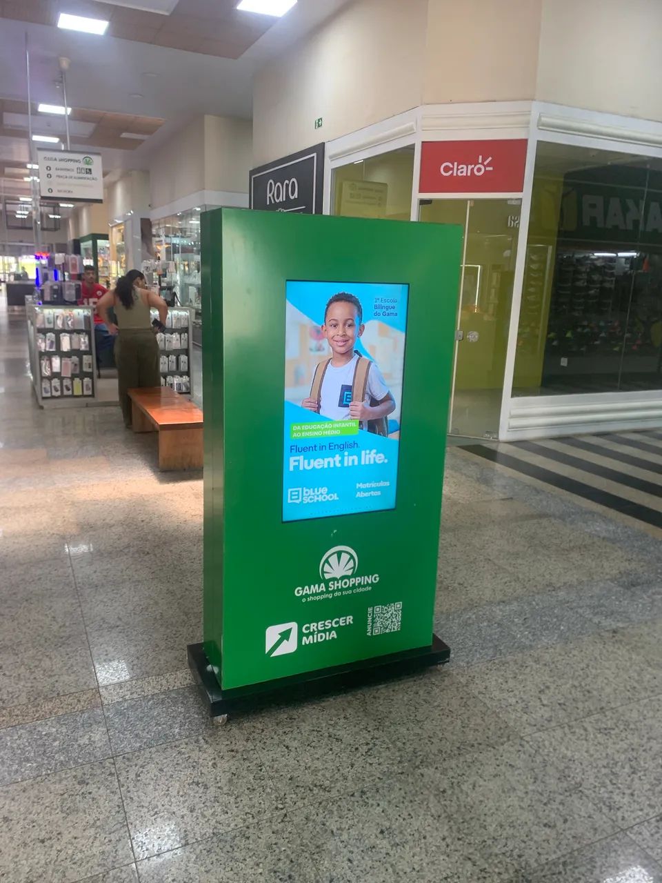 Totem publicitário dupla face com 2 telas 40 polegadas  - Foto 4