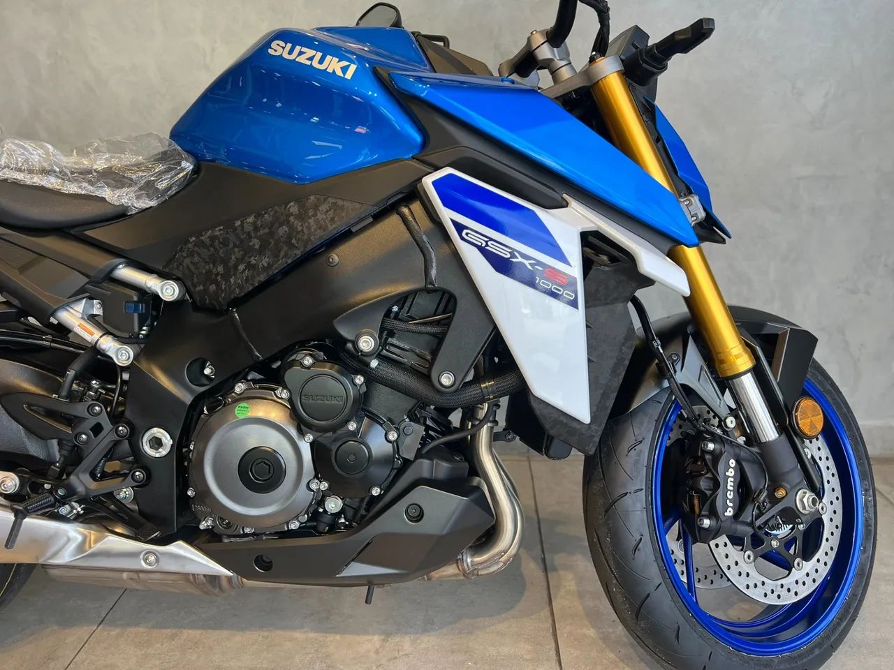 Suzuki 1000 - Foto 2