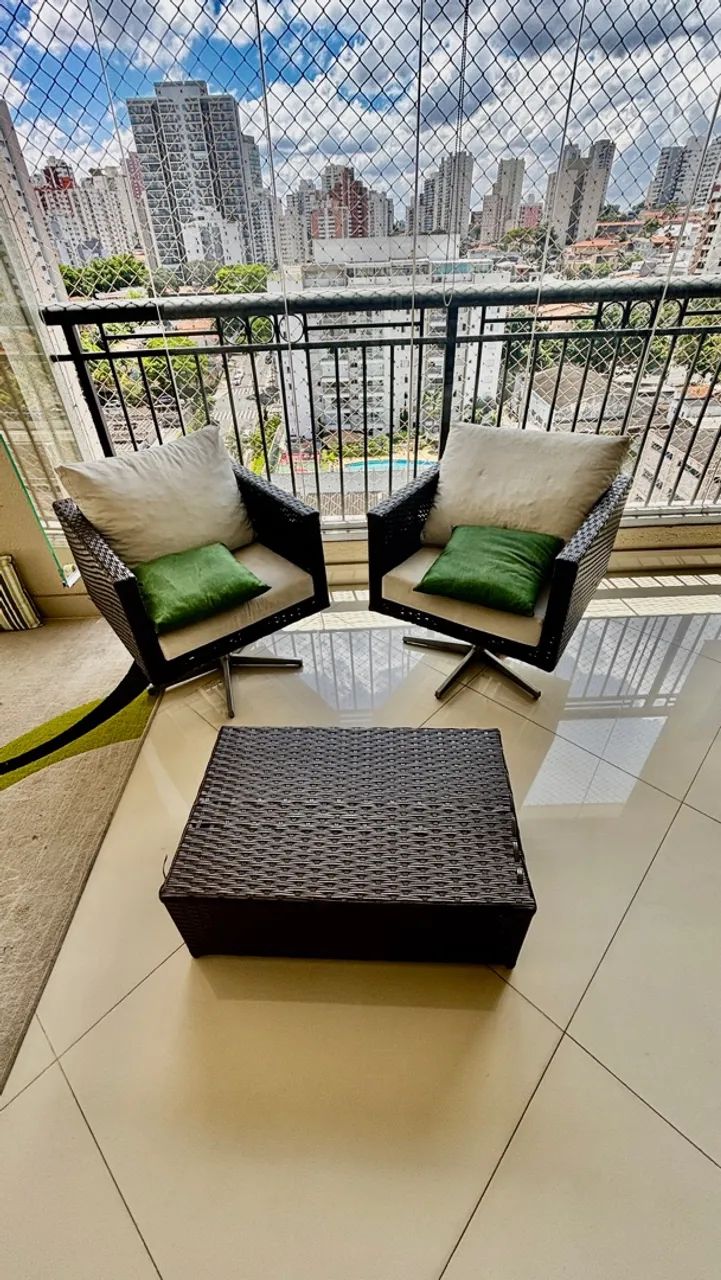 2 cadeiras + mesa em fibra 