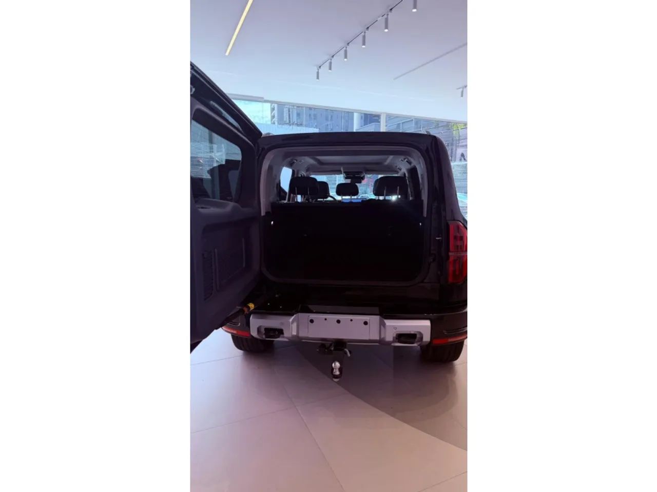 Denza B5 SUV híbrido plug-in, foto 2 de 6