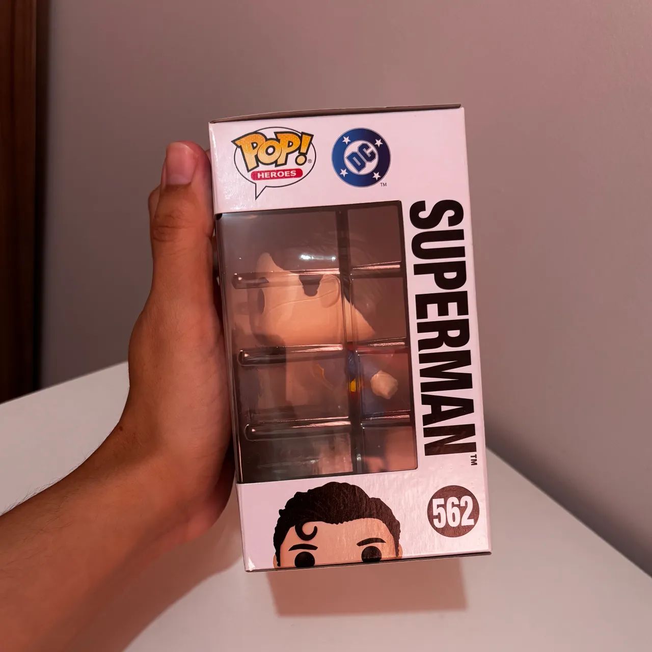 Funko Pop Superman - Clark Kent - 562 - Liga da Justiça  - Foto 4