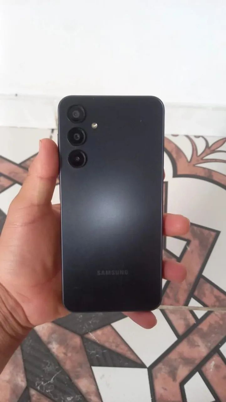 celular A16 tudo funcionando perfeitamente câmera ótima sem muita marca de uso 