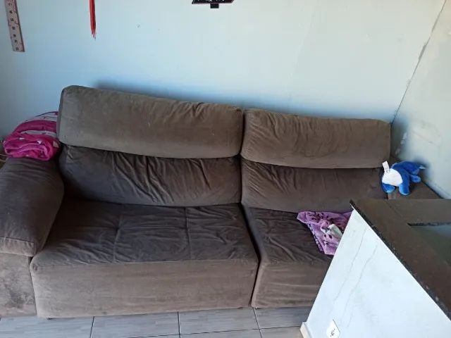 VENDO Estofado retrátil, 3 metros, bonito e em bom estado - Foto 2