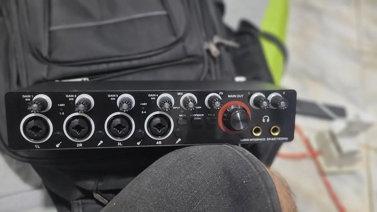 Interface de audio 4 canais 