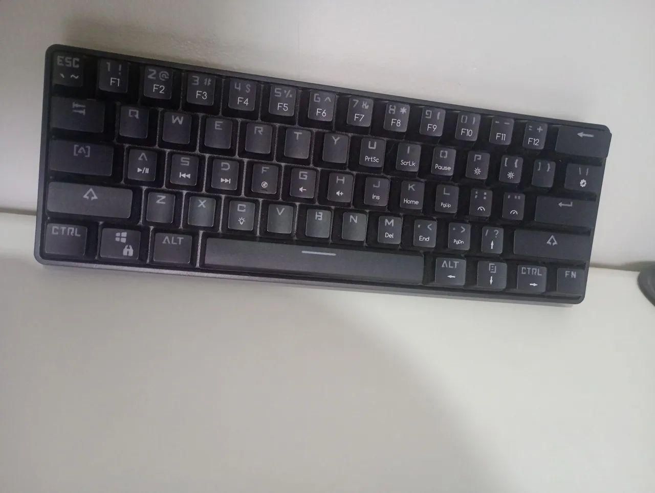 Teclado mecânico (preto)