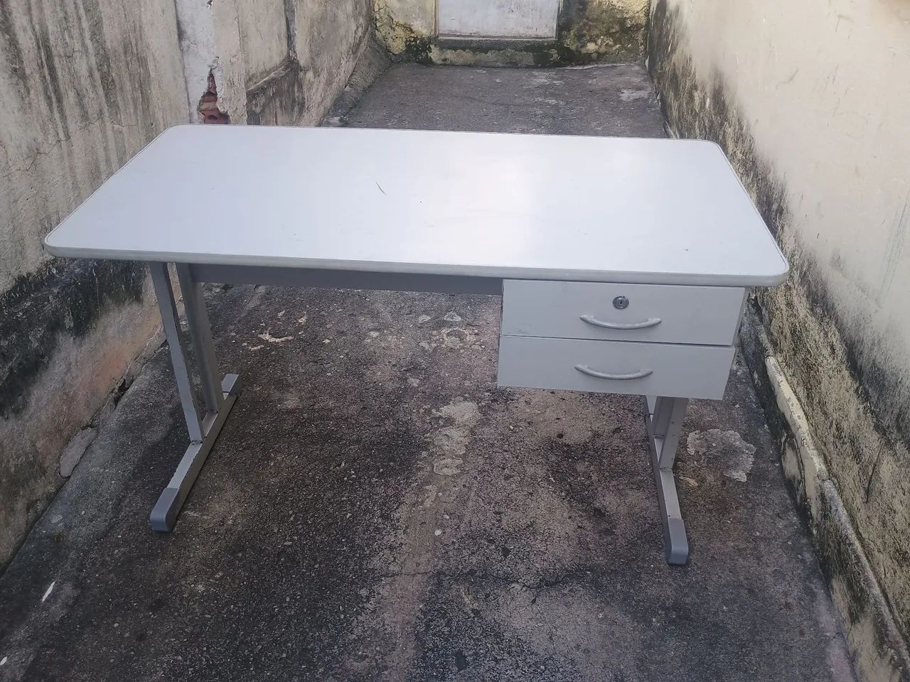 Mesa escritório com duas gavetas escrivaninha 