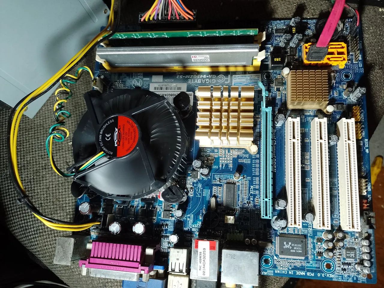 Placa mãe 775 core 2 duo e4300 com 4 gb DDR2 
