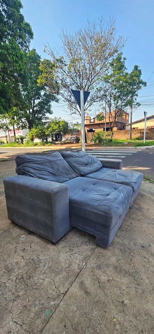 sofa retrátil 2.30cm usado marcas de uso ENTREGA GRÁTIS  - Foto 3