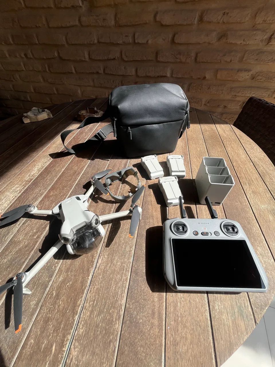 Combo Drone DJI Mini 4 Pro - Foto 2