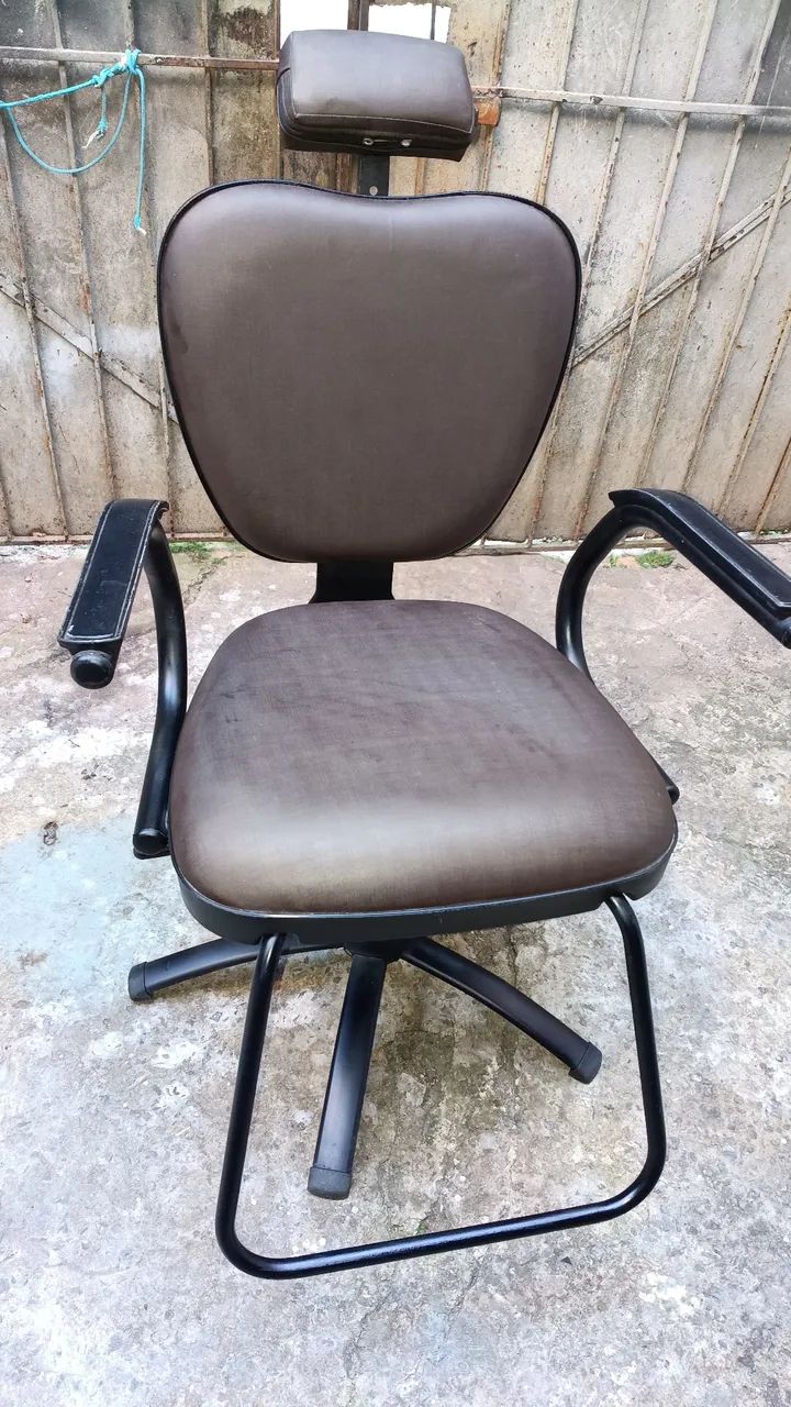 Cadeira de barbeiro ou cabeleireiro 