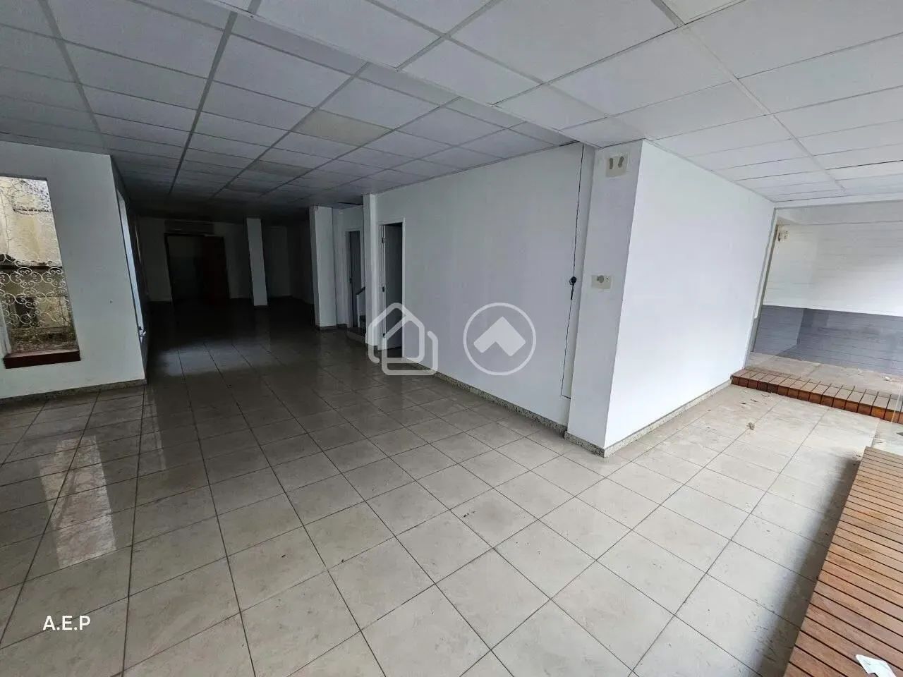 Casa para alugar em Belo Horizonte com área de 600m²;
