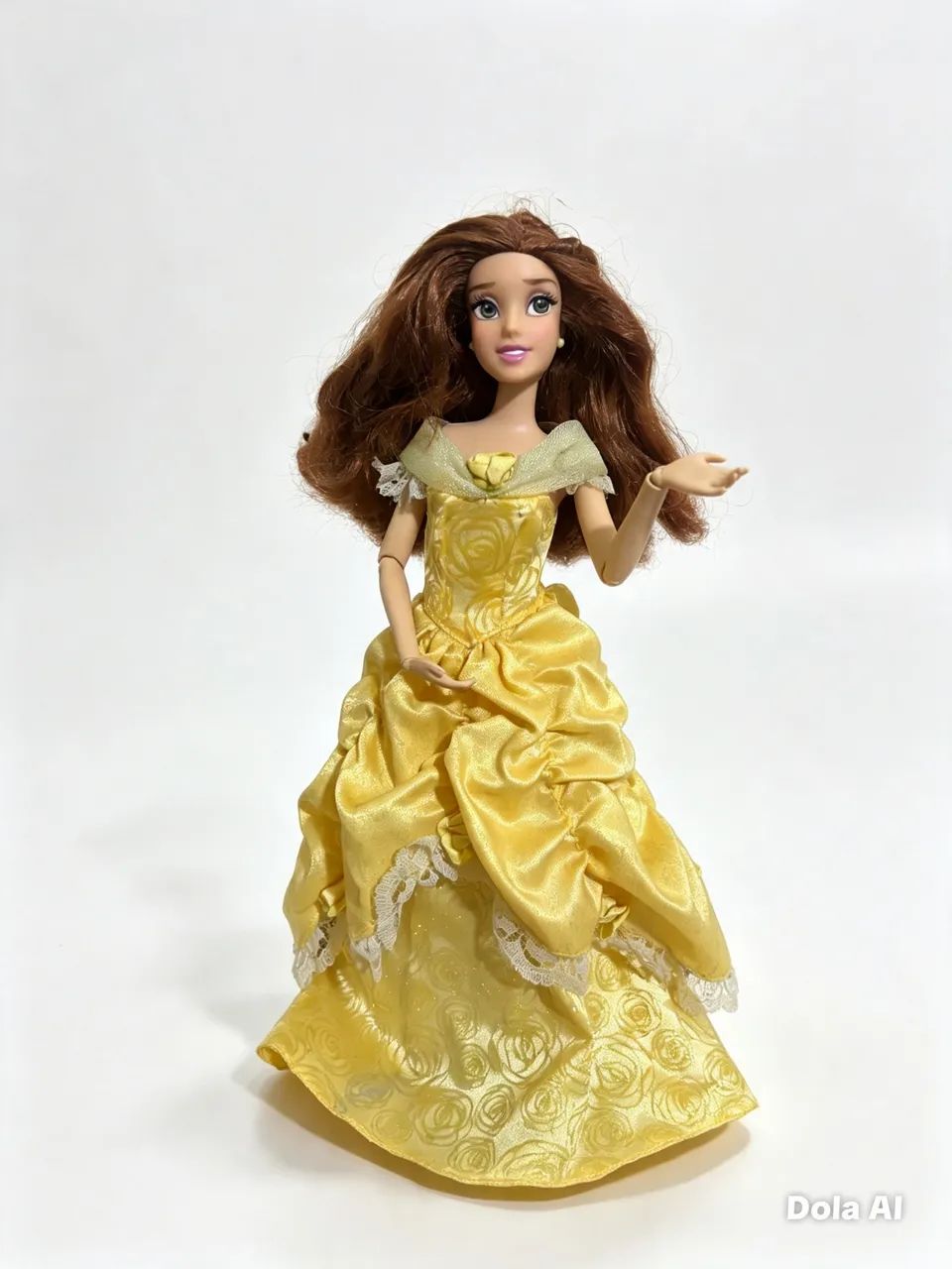 Boneca Bella e a fera da Disney articulável usada vem com pente 