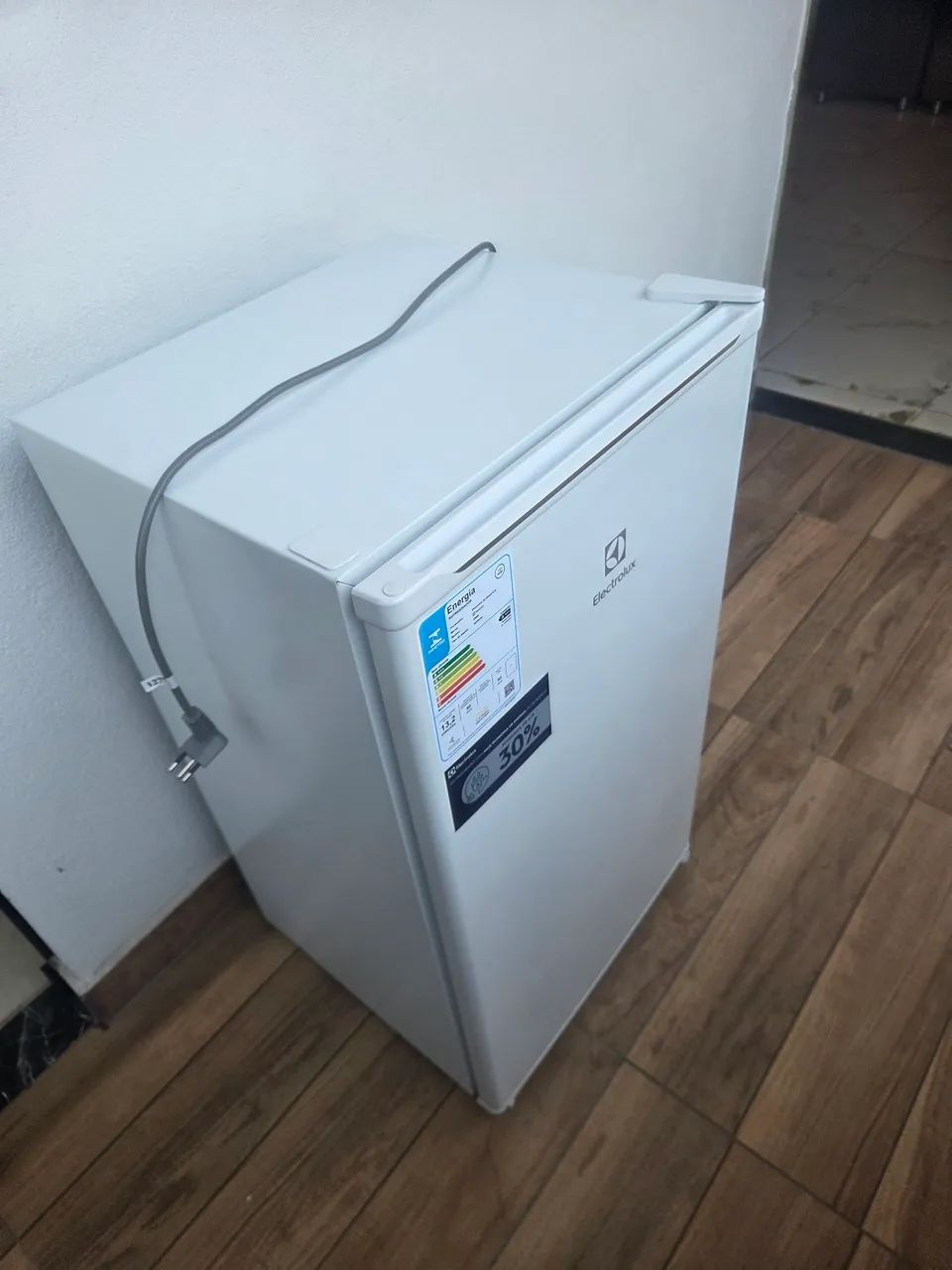 Frigobar electrolux