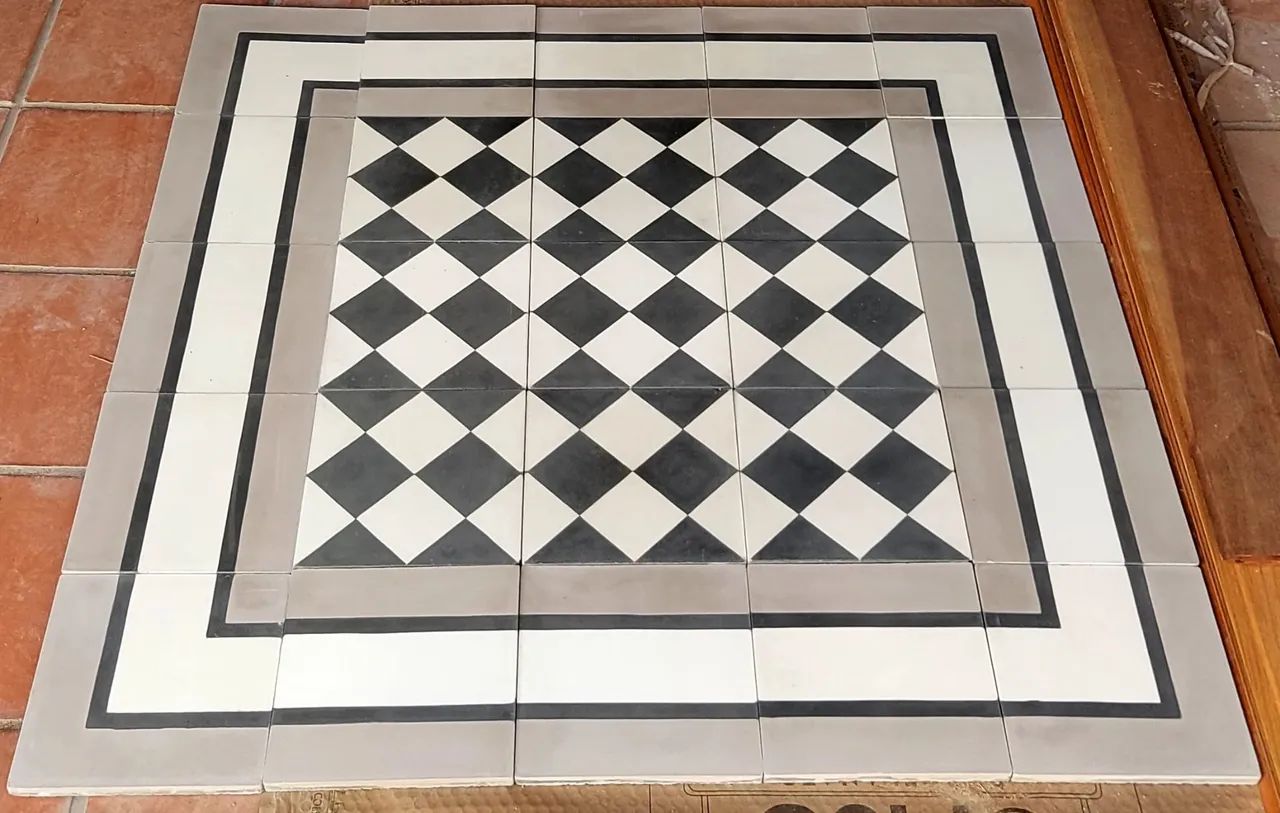 Ladrilhos Hidráulicos 20 X 20 cm. Peças novas não utilizadas 