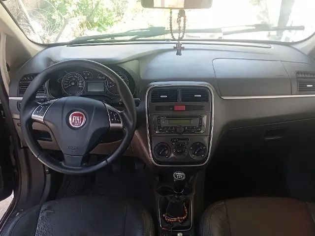 Fiat Punto ESSENCE 1.6 FLEX 16V 5P 2012