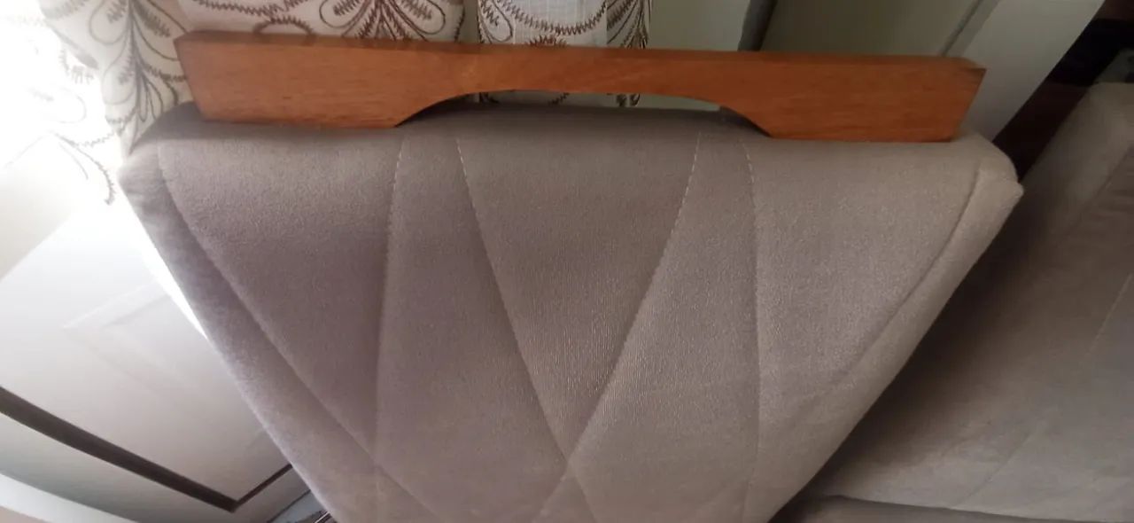 Mesa de jantar: vidro 2,00 x 1,20 + 6  cadeiras - Foto 4