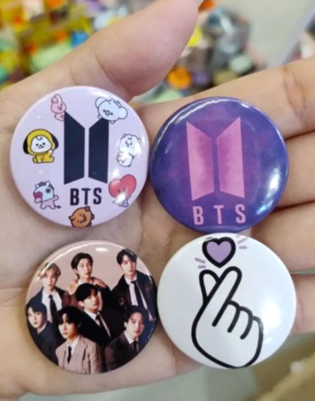 BOTTONS BROCHES  - Foto 4