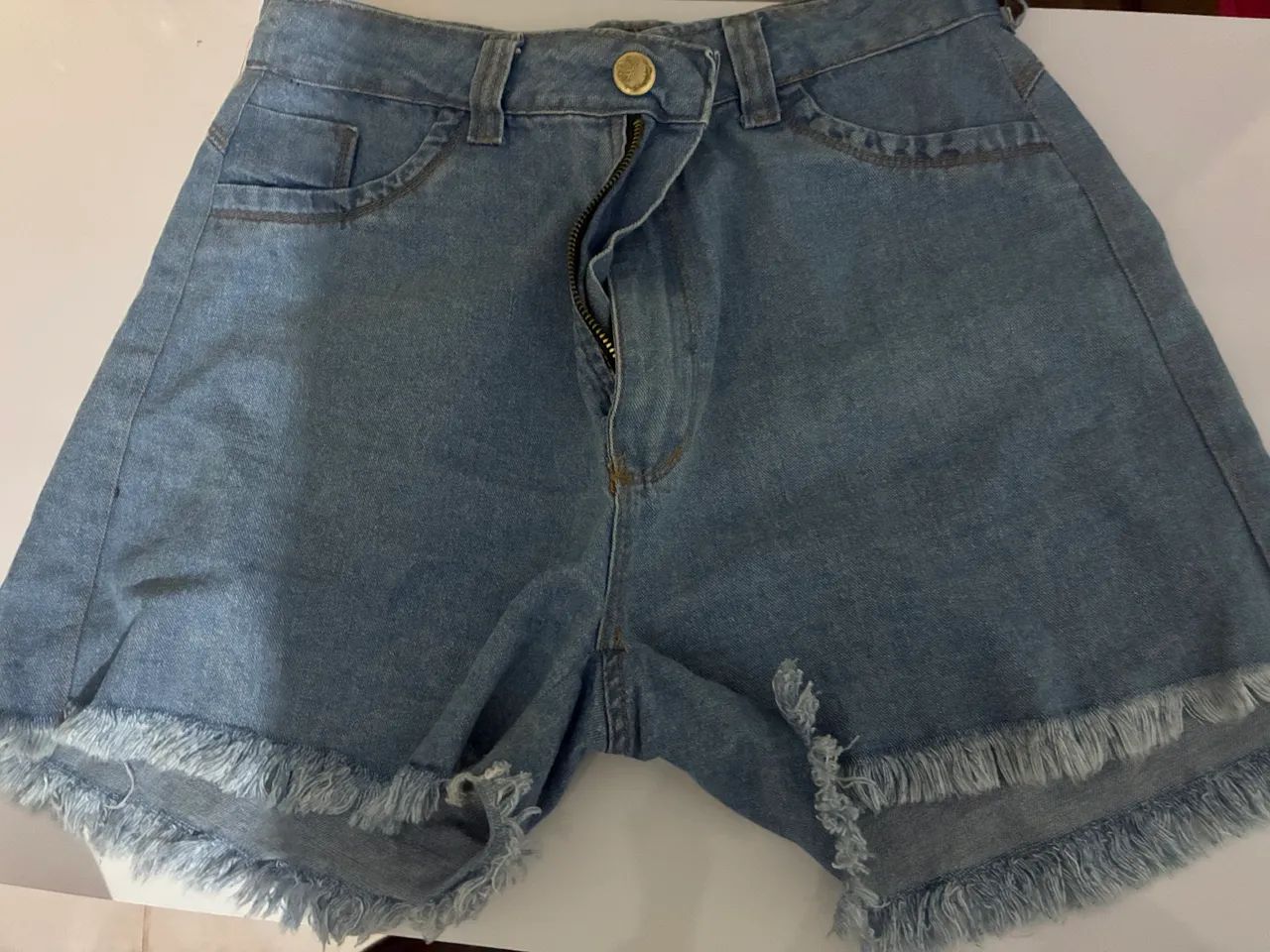 Short Jeans Claro Desfiado