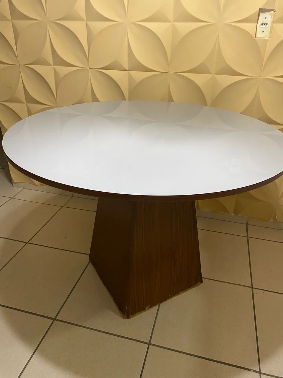 Mesa sem cadeira 