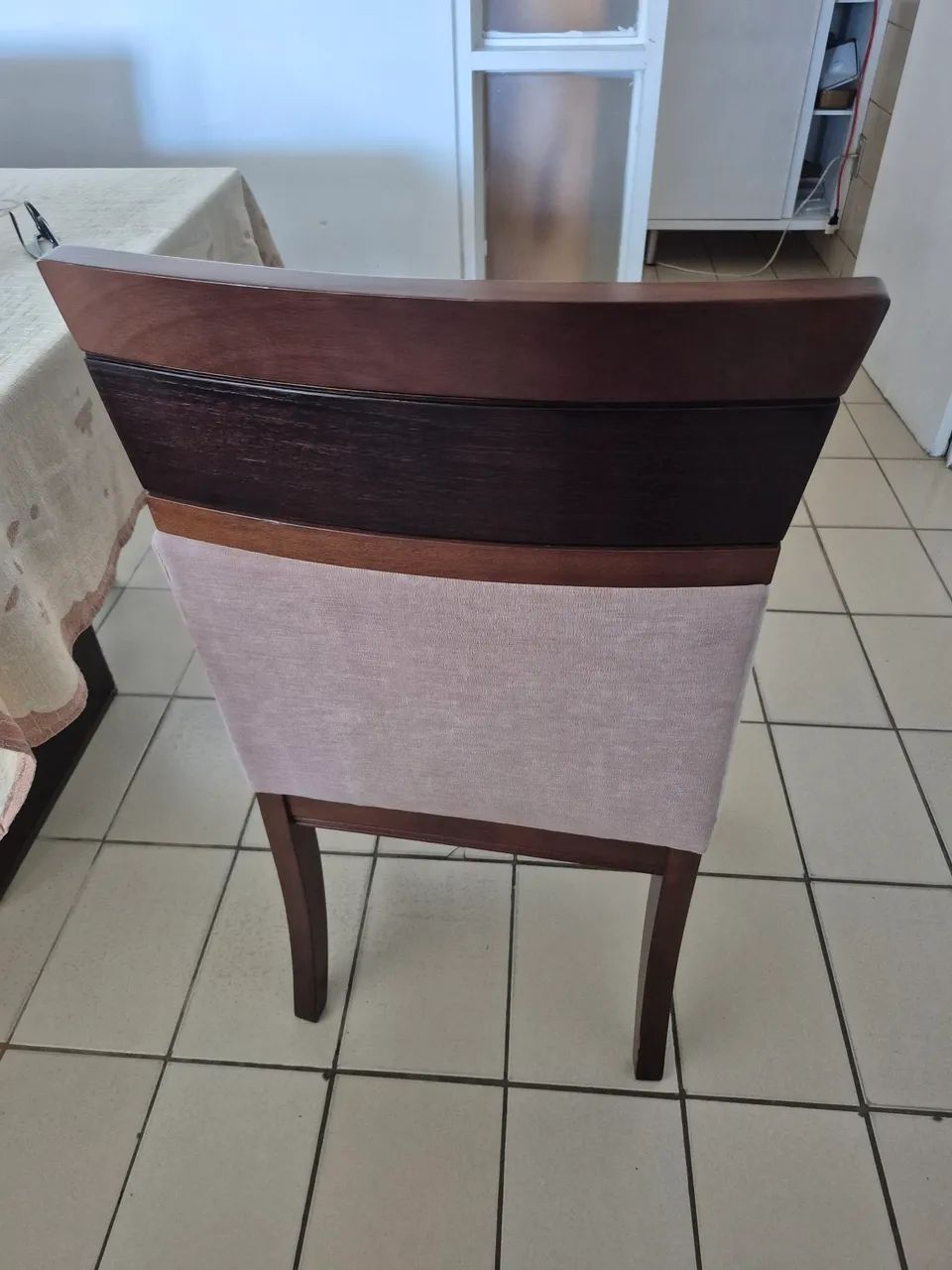 6 cadeiras pra mesa de jantar - Foto 2