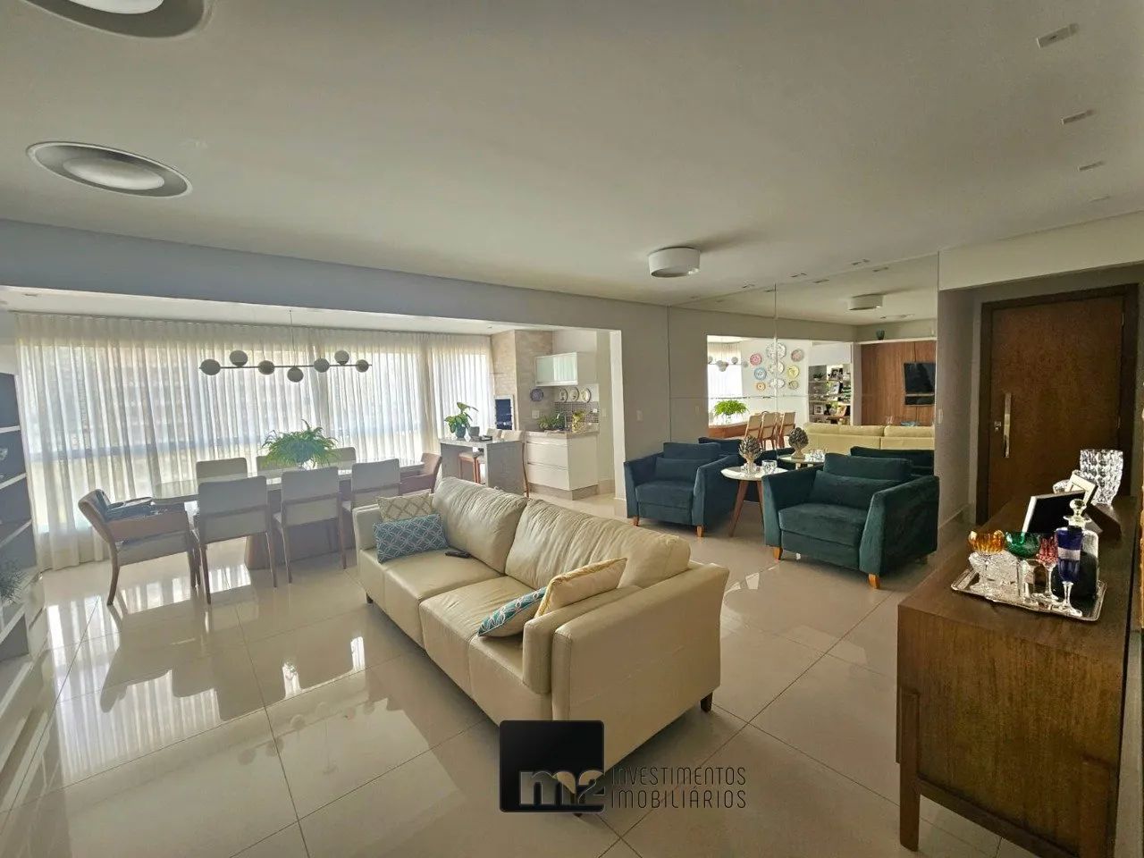Apartamento com 3 suítes plenas no Setor Bueno