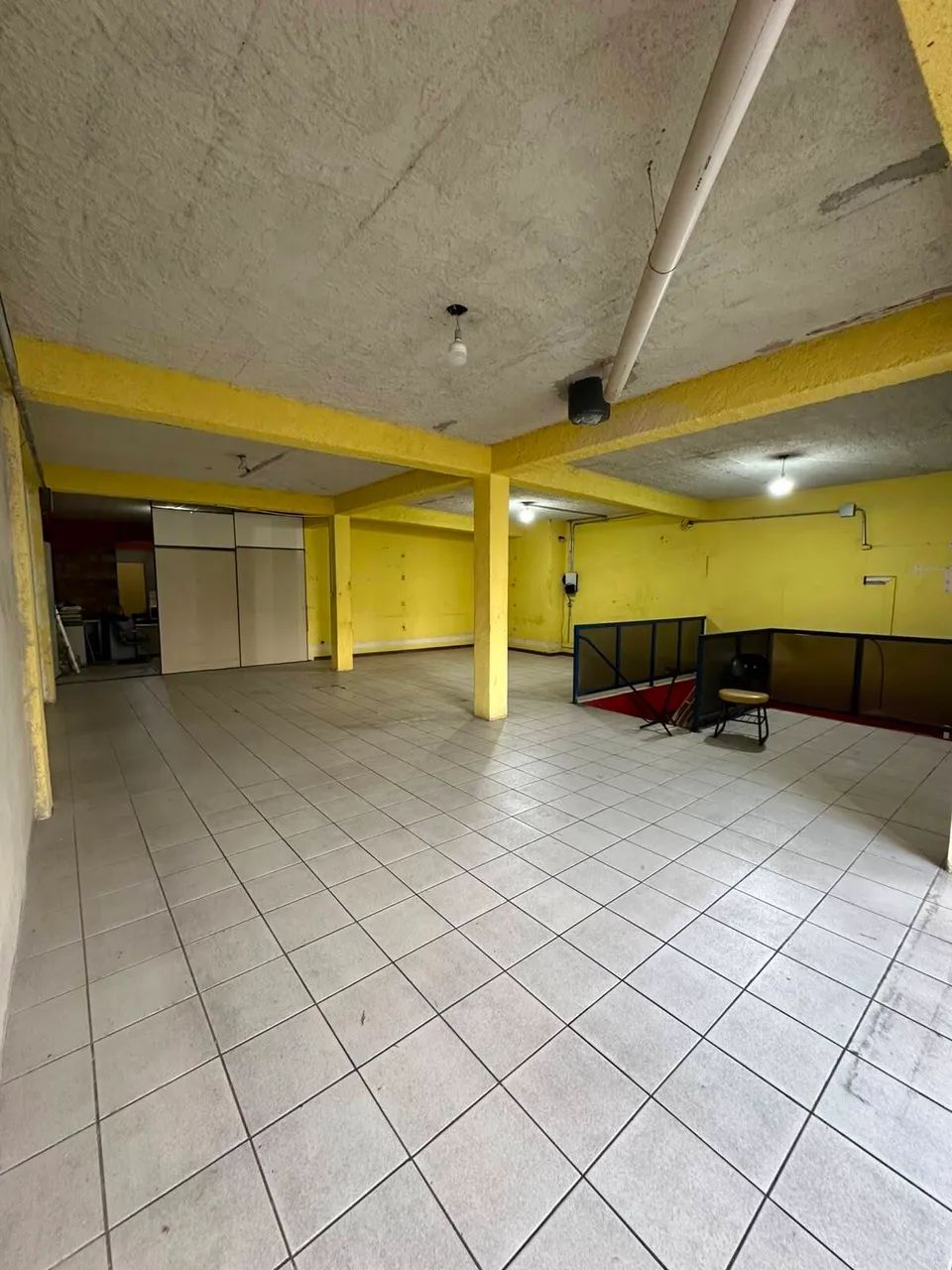 Loja com Galpão | 200m² | Bairro Floresta.
