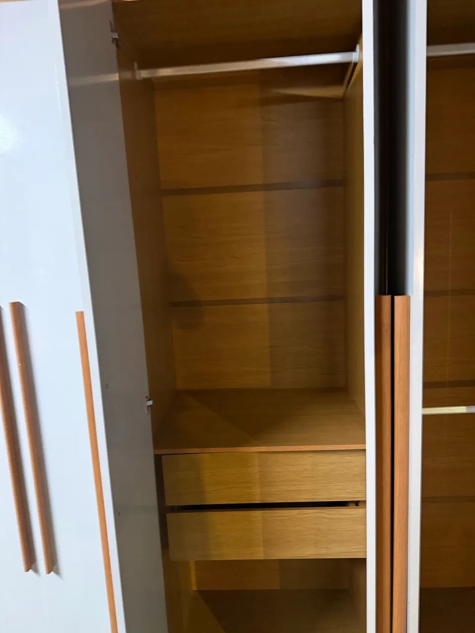 LINDO GUARDA ROUPA SEM DETALHES  - Foto 5