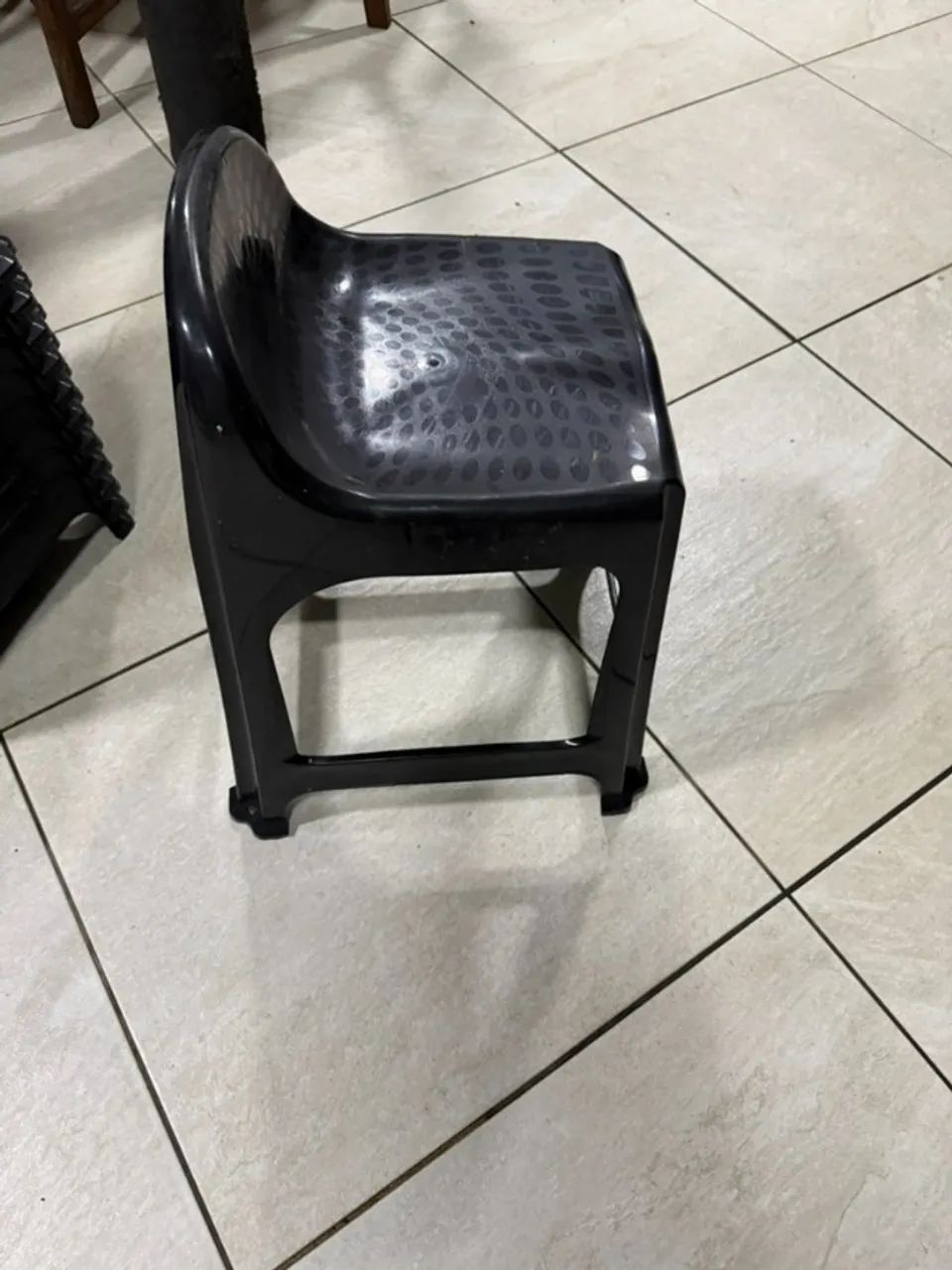 Kit 12 Banquetas/Bancos de Plástico  - Foto 4