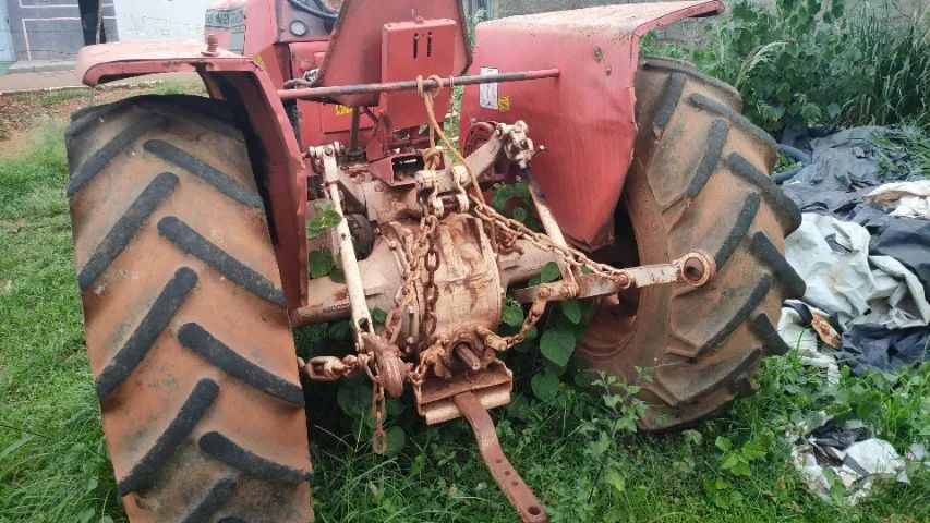 vendo trator com vários empementos - Foto 4