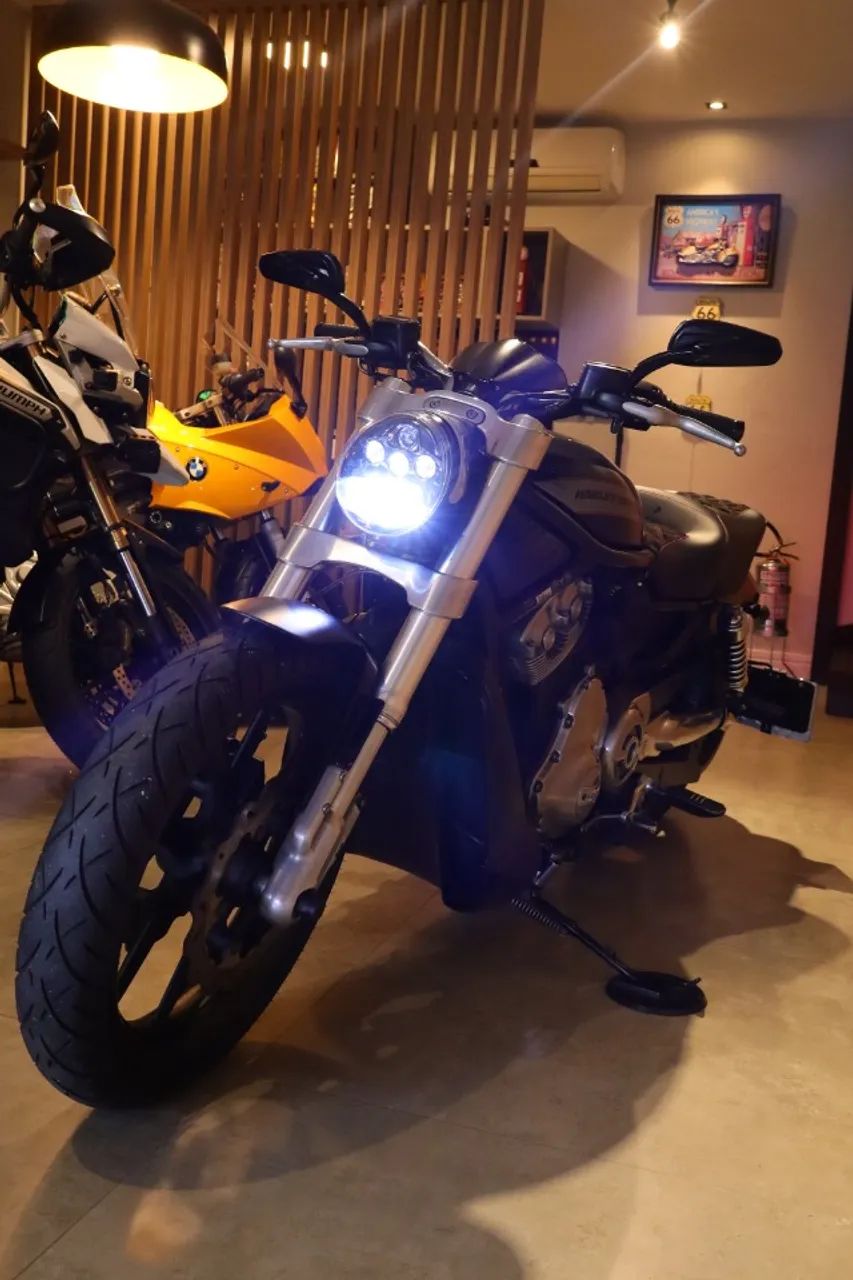 Harley Davidson V-Rod VRSCR  - Foto 3