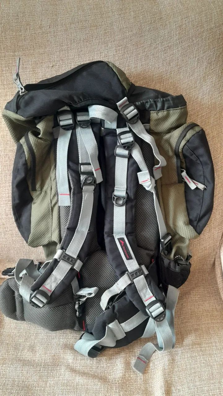 Mochila trilhas e rumos crampon tech 48L - Foto 2