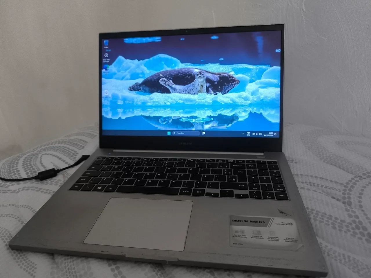 Notebook Samsung Book E20