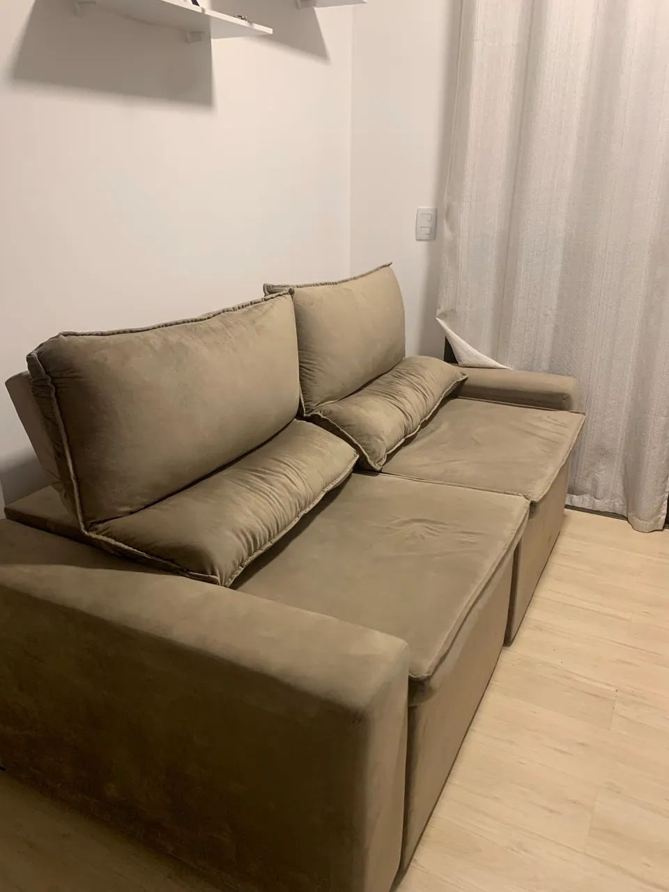 Sofá retrátil reclinável 