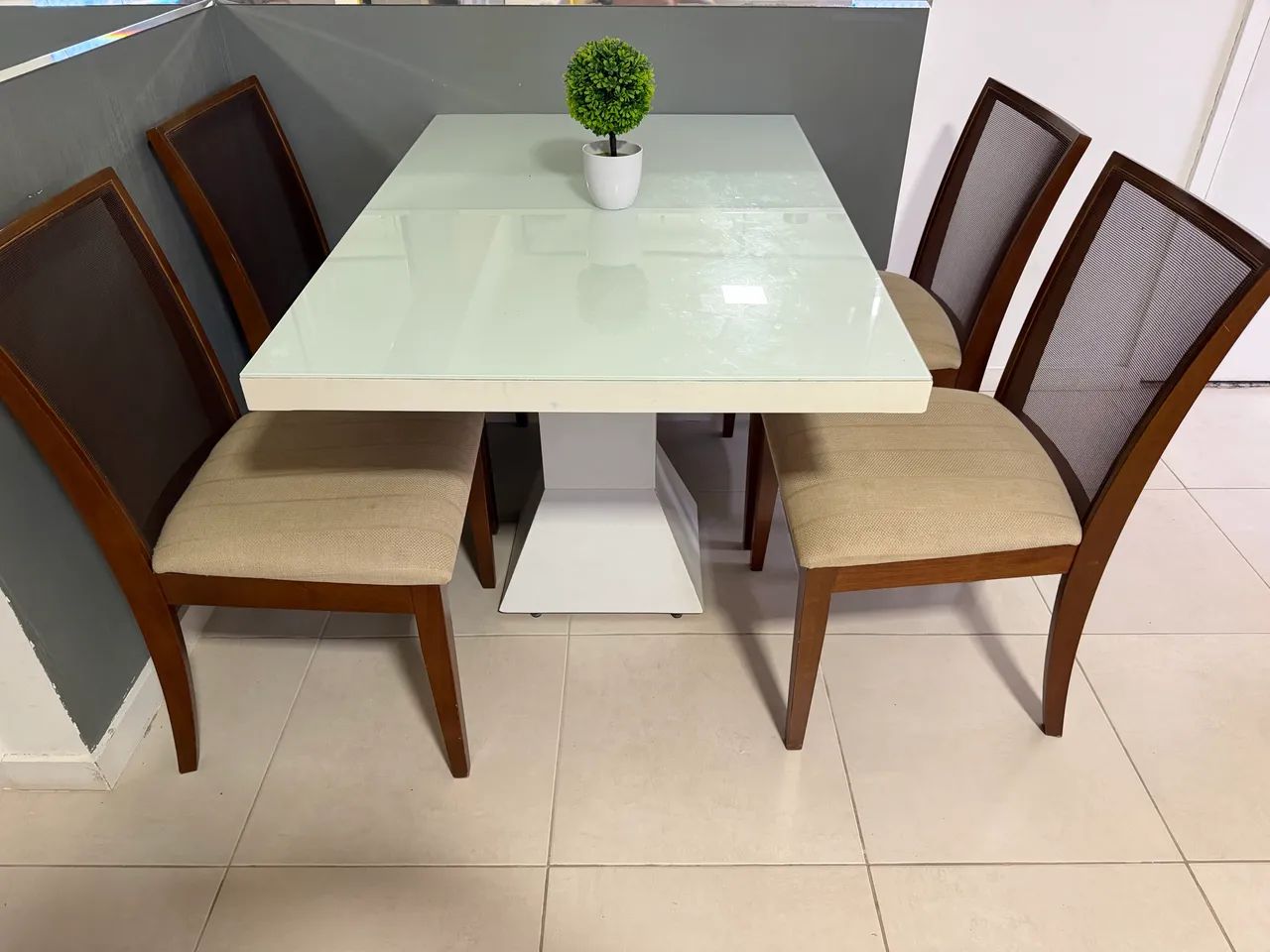 Mesa + Cadeiras - Sala de Jantar - Foto 2
