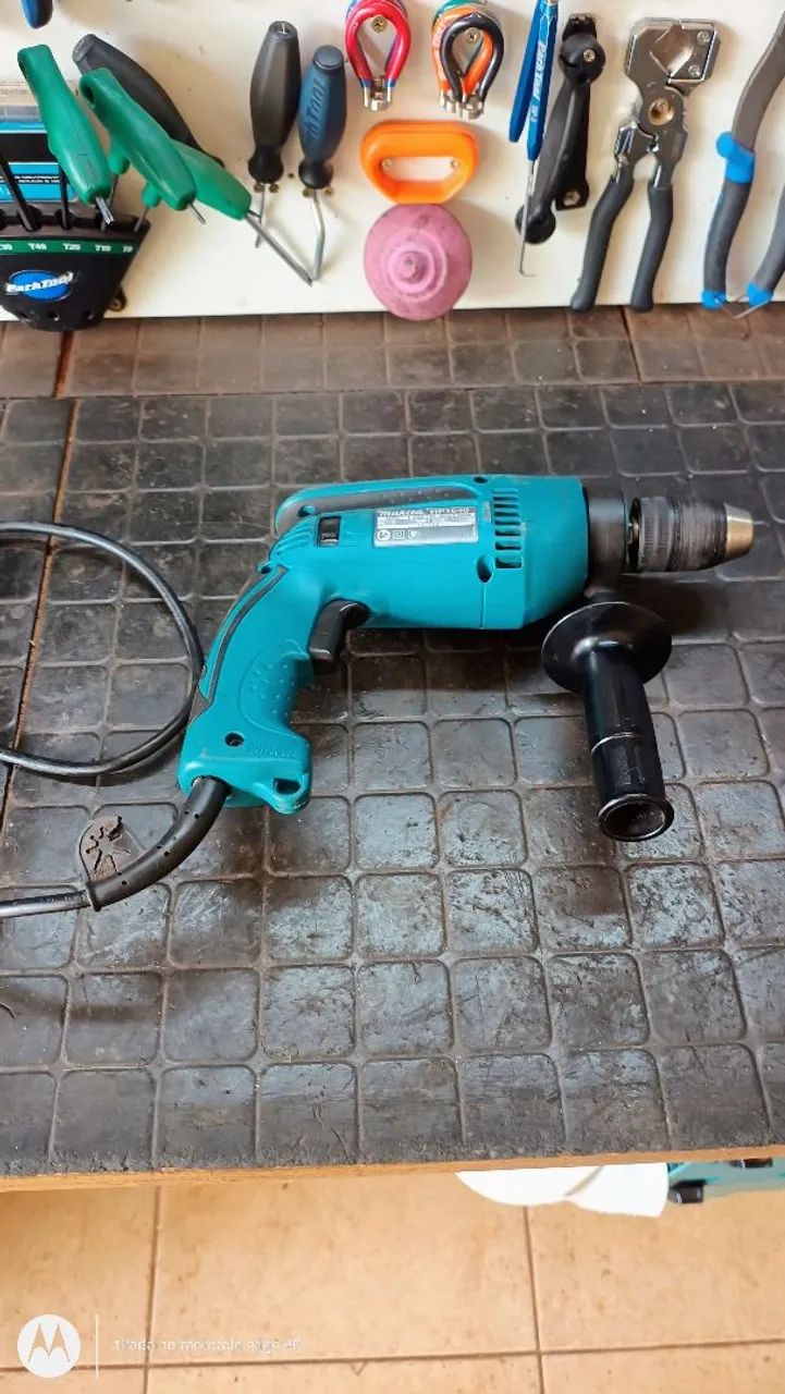 Furadeira Makita HP1640