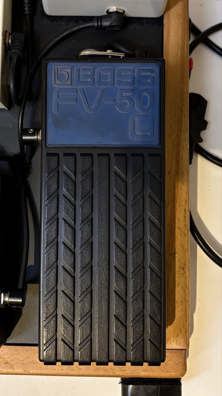 Pedal de Volume Boss FV-50L - Instrumentos musicais - Ponto Chic