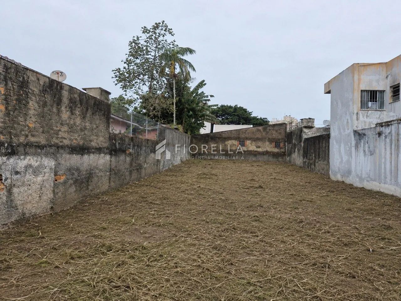 Terreno à venda com 300m² em Capoeiras, Florianópolis/SC. - Foto 2