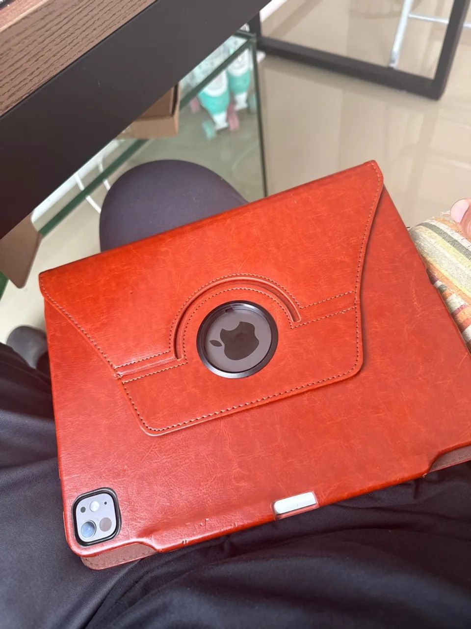 iPad 13 M4 256gb com capa - Foto 3
