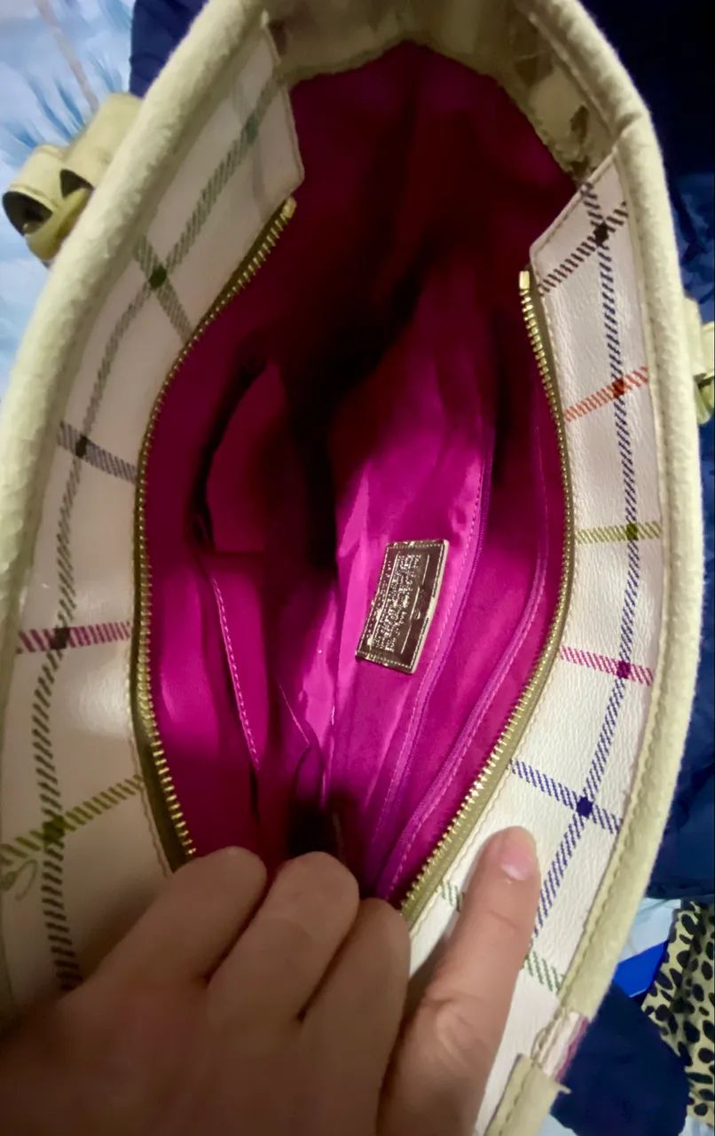 Lindíssima bolsa quadriculada Coach  - Foto 5
