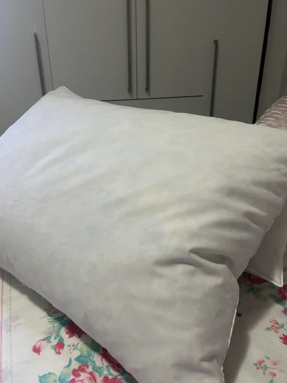 Vendo travesseiros pena de ganso. - Foto 3