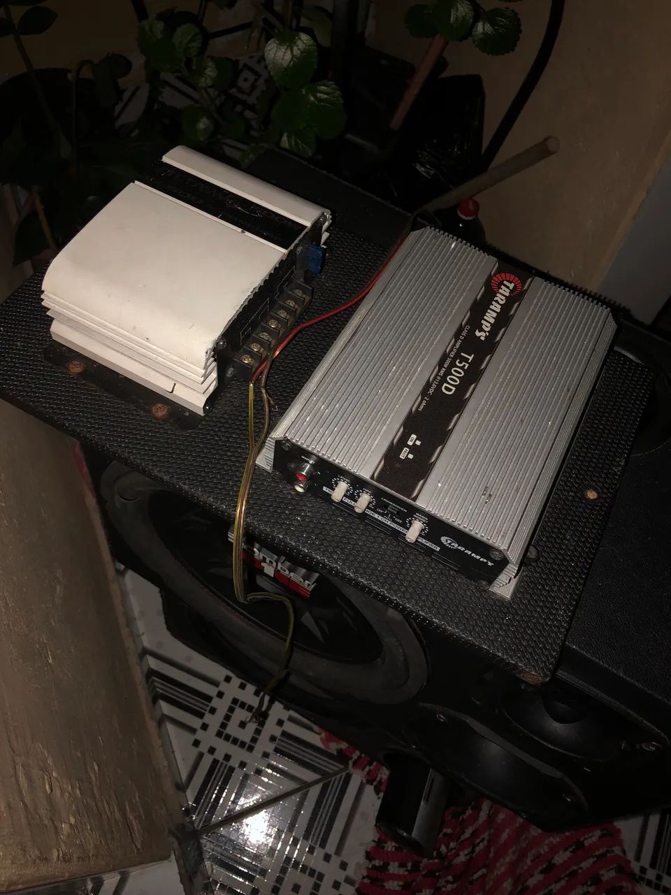 2 CAIXAS SUBWOOFER E MÓDULOS