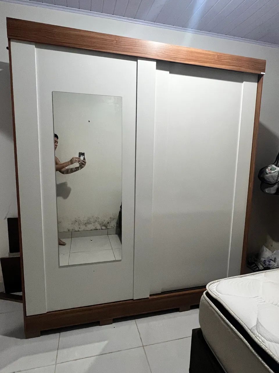Vende-se esse guarda roupa 