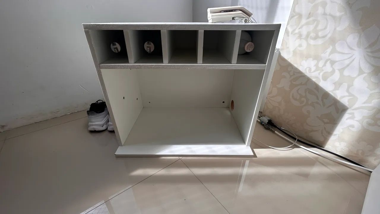 Vendo um móvel de suporte para microondas em MDF 