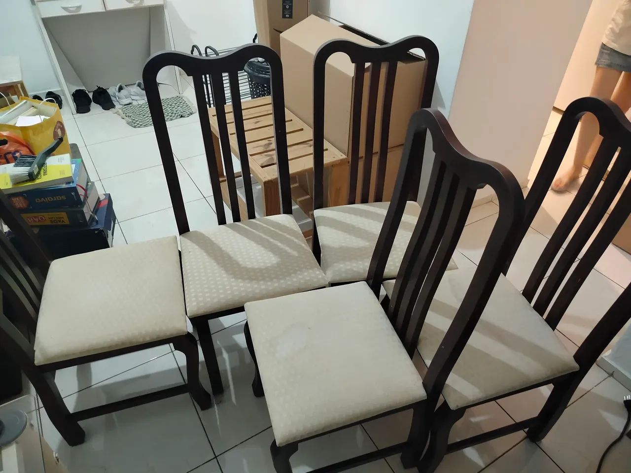 Conjunto de 5 cadeiras de jantar de madeira - Foto 2