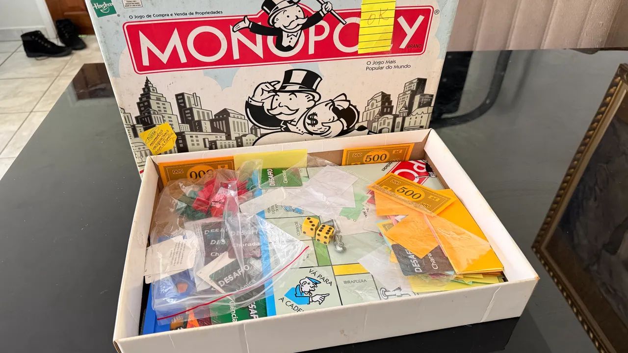 Jogos de tabuleiro Monopoly e Life  - Foto 2