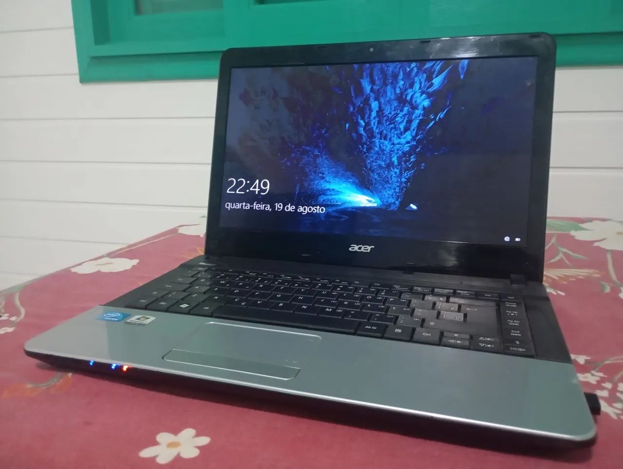 Acer Aspire E1-431 - Perfeito estado e bateria durando!
