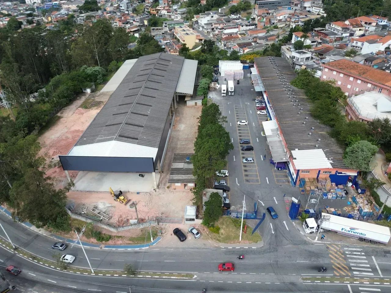 Galpão perto do Centro de Cotia com 3.100m² de área coberta e 8.000m² de terreno. - Foto 2