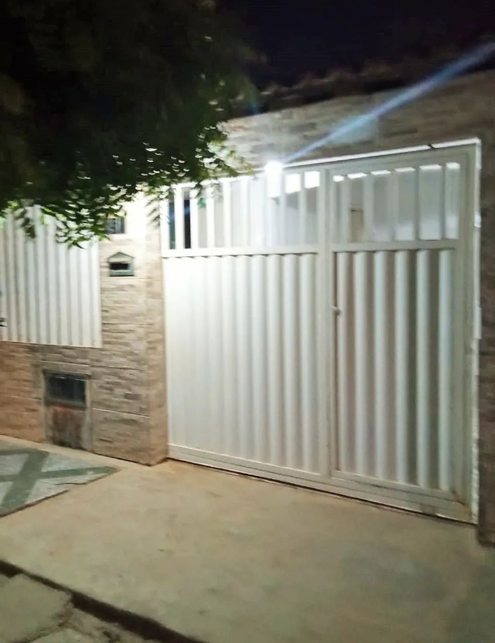 Vende-se casa perto do centro